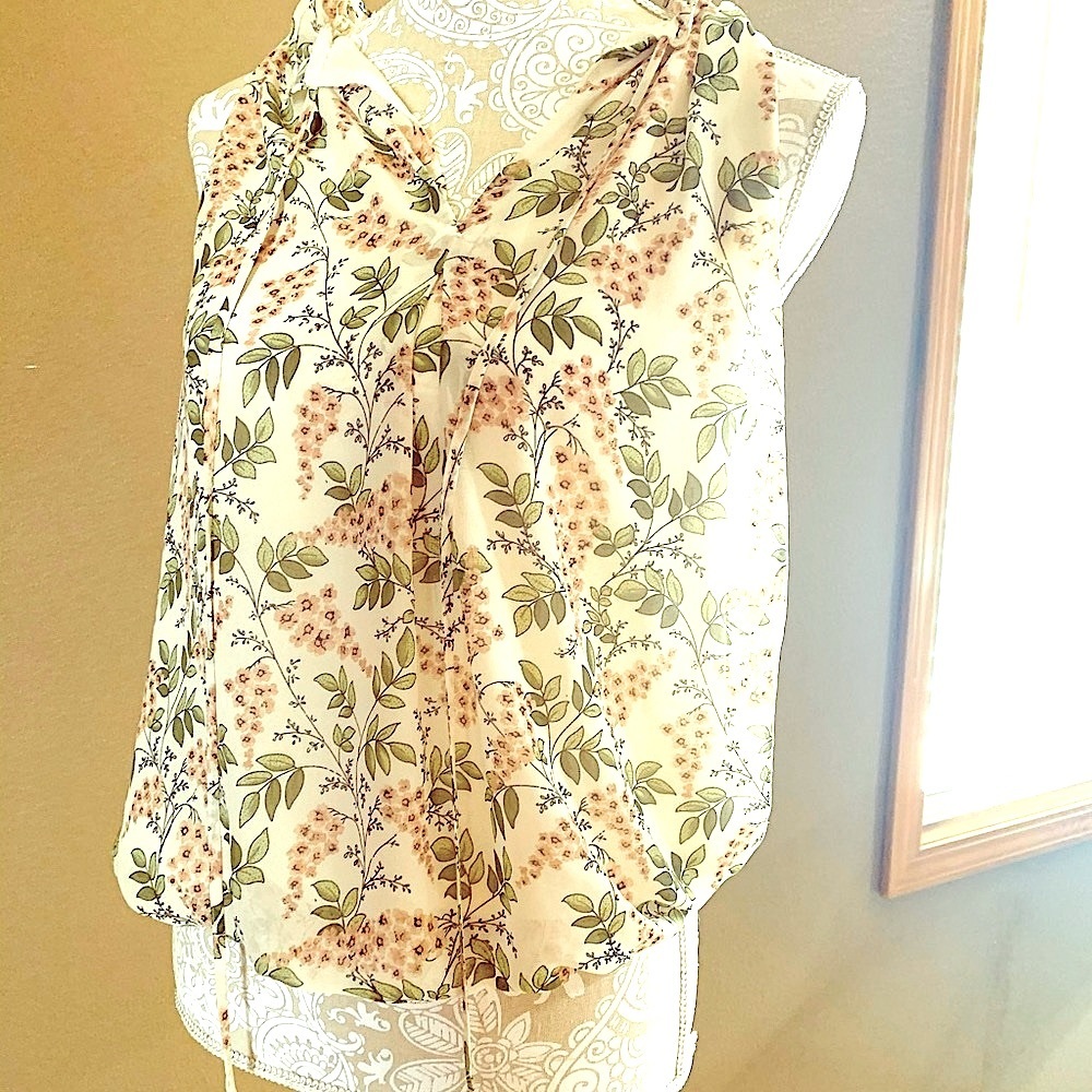 Max Studio delicate tank style top